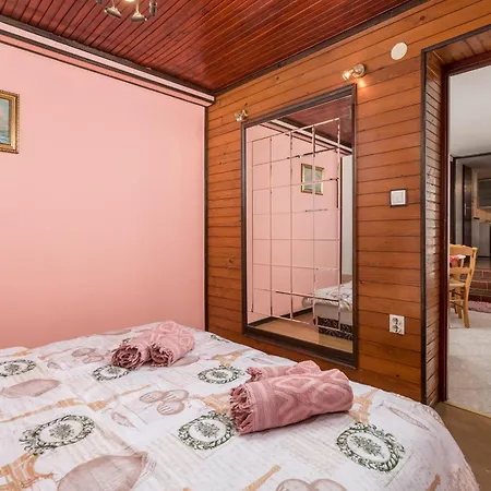 Camelia & Martina Guest house